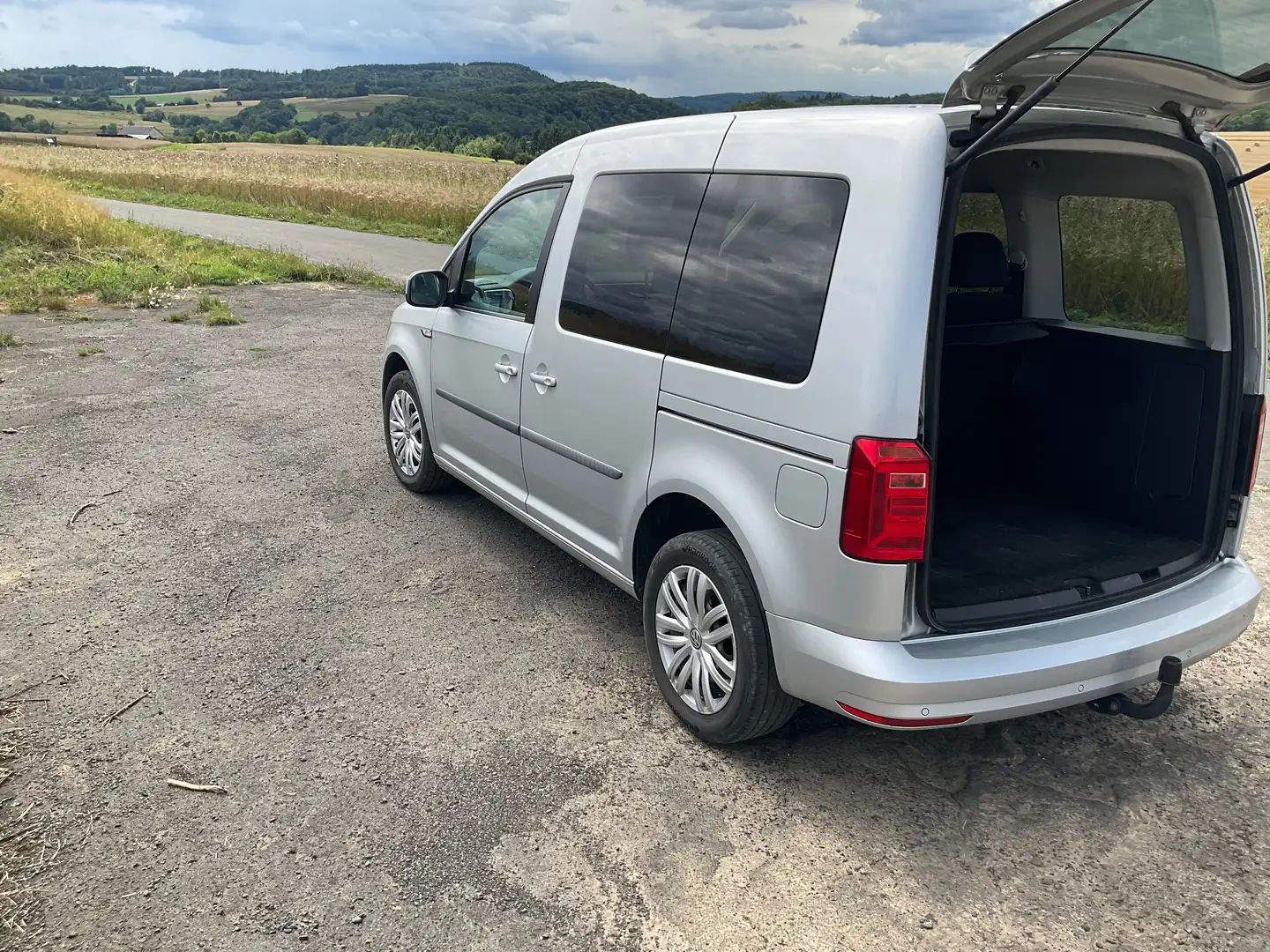 Volkswagen Caddy Caddy 1.4 TSI (5-Si.) Trendline Silber - 1