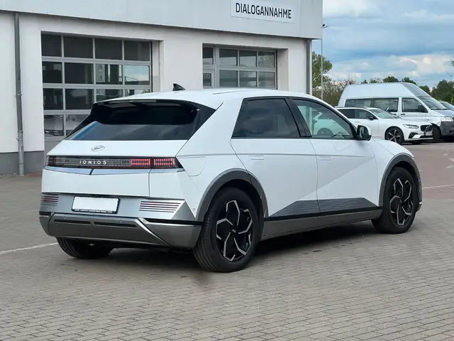 Hyundai Ioniq 5 view 8