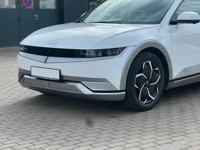 Hyundai Ioniq 5 view 14