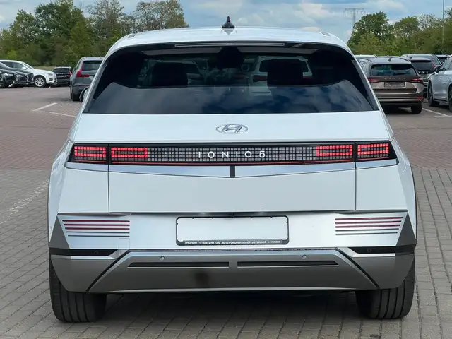 Hyundai Ioniq 5 view 7