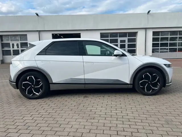 Hyundai Ioniq 5 view 11