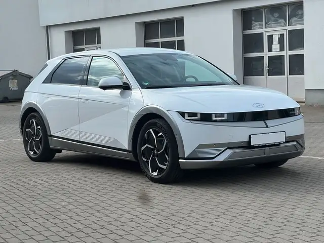 Hyundai Ioniq 5 view 12