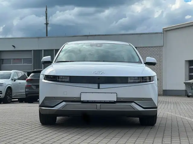 Hyundai Ioniq 5 view 13