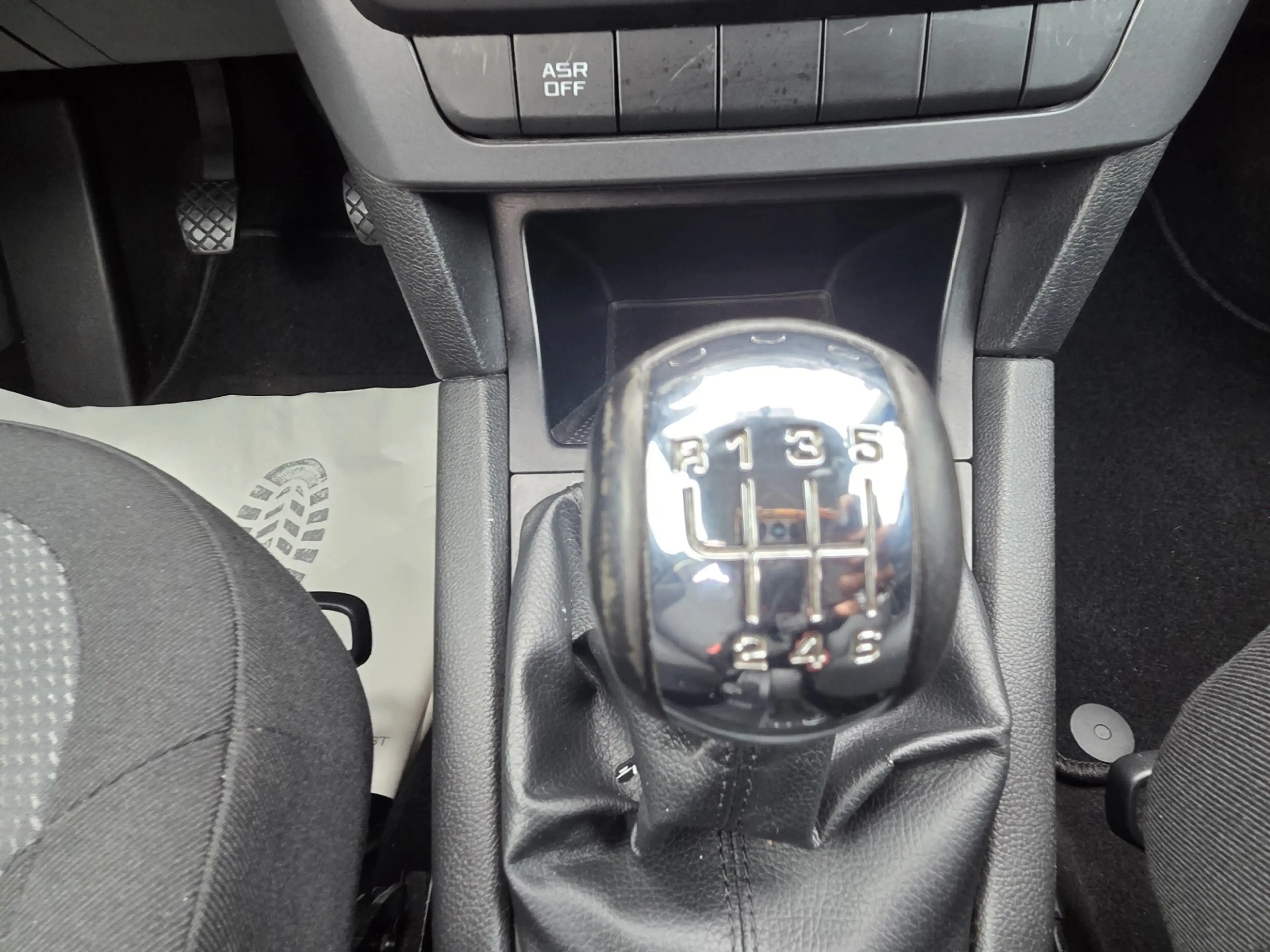 Skoda Yeti 1.2 TSI Active Plus/TREKHAAK/CRUIS CONTROL — photo 17