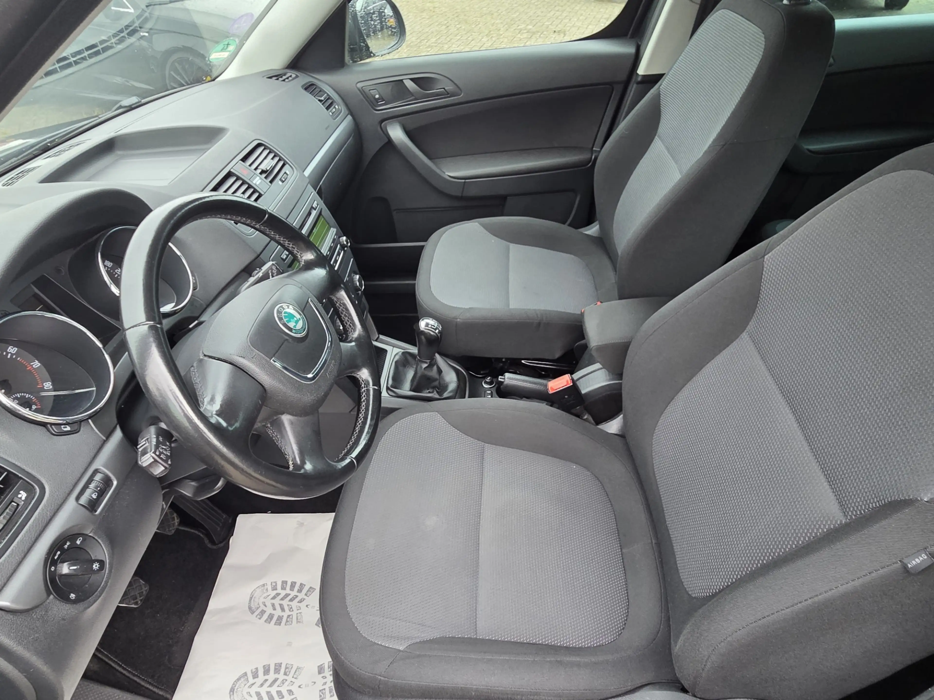 Skoda Yeti 1.2 TSI Active Plus/TREKHAAK/CRUIS CONTROL — photo 22