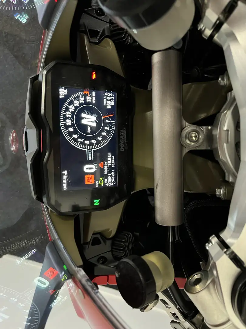 Ducati Panigale V4 Rojo - 2