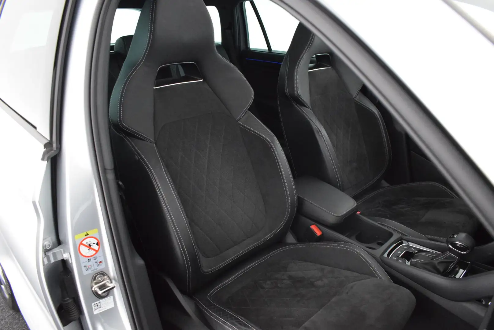 Skoda Kodiaq 2.0 TSI 190pk DSG 4x4 Sportline Business DCC Camer Grijs - 2