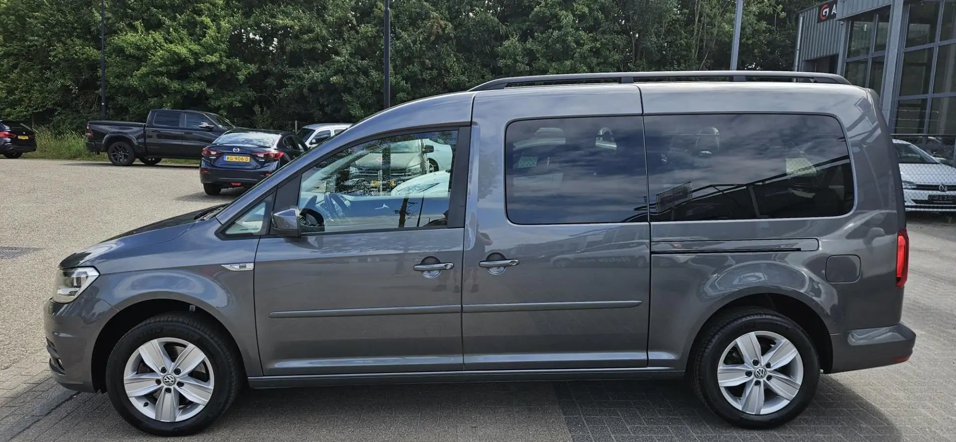 Volkswagen Caddy Maxi 1.4 TSI Comfortline AUOMAAT 7 Zits Cruise Nav Grijs - 2