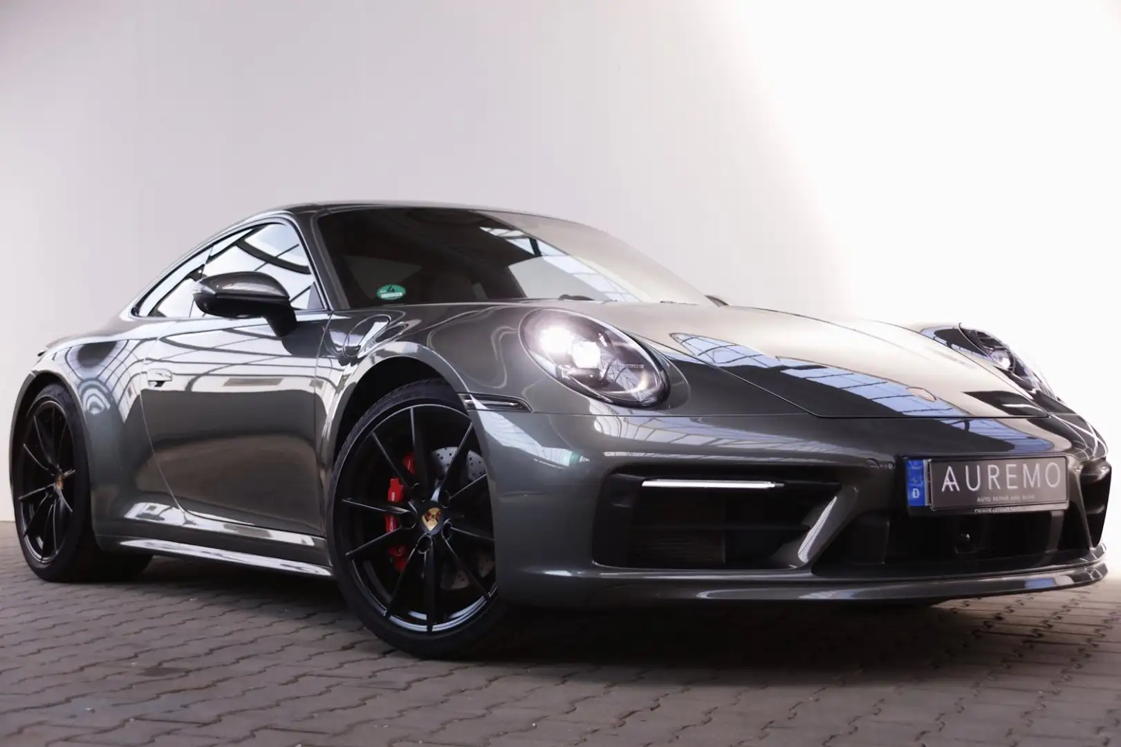 Porsche 992 Grün - 1