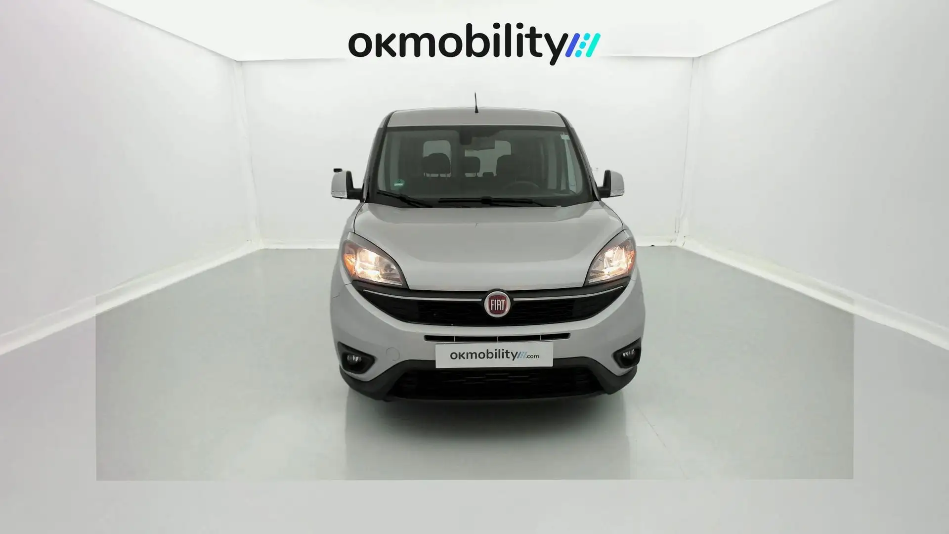 Fiat Dobló Panorama 1.6Mjt L Easy 88kW Plateado - 1