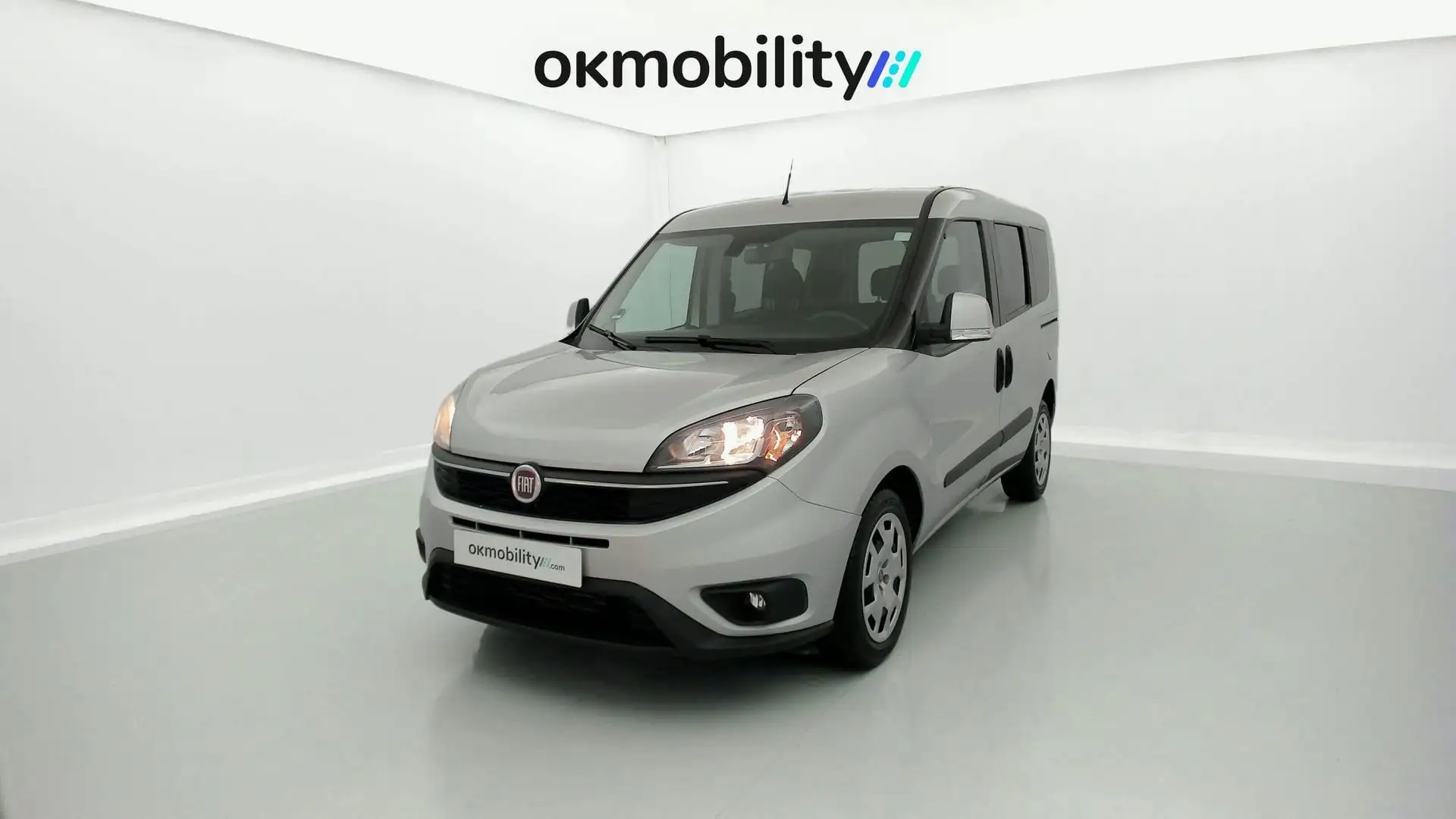 Fiat Dobló Panorama 1.6Mjt L Easy 88kW Plateado - 2