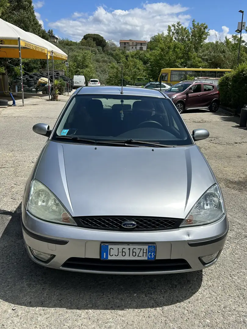 Ford Focus 5p 1.8 tdci Zetec 100cv - 1