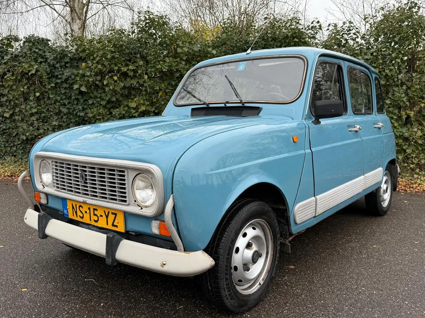 Renault R 4 Oldtimer - 1