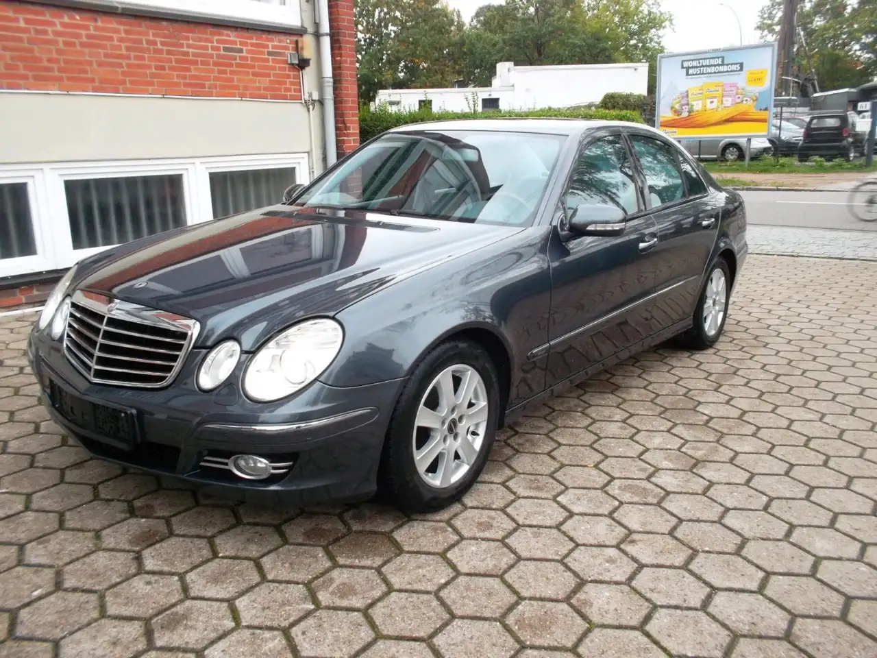 Mercedes-Benz E 230