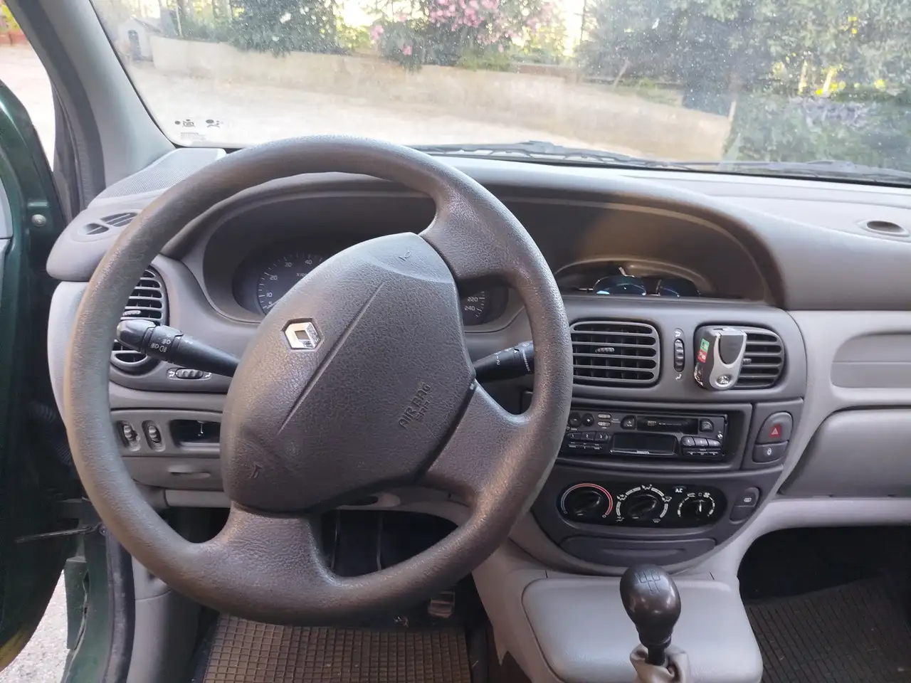 Renault Scenic 1.6 16v RXE, foto 6