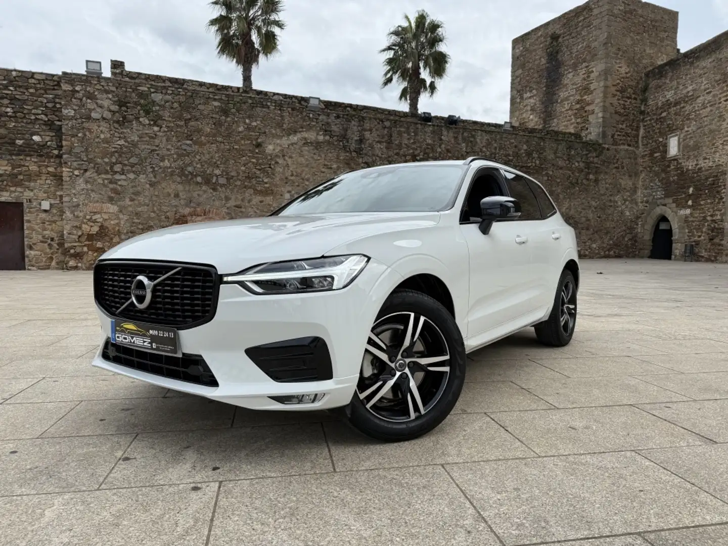 Volvo XC60 B4 R-Design FWD Aut. Wit - 1