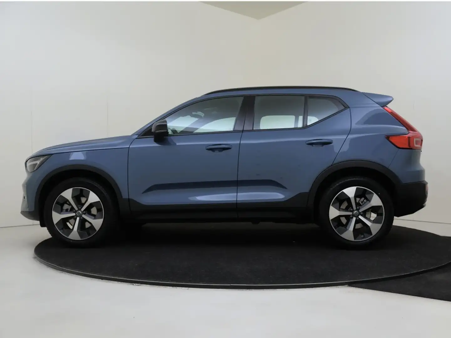 Volvo XC40 B4 Plus Dark | Trekhaak | Dodehoekdetectie | Harma Bleu - 2