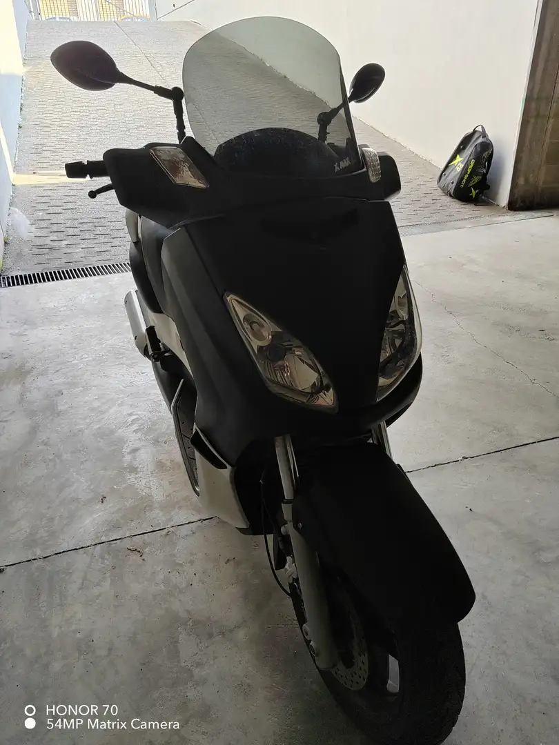 Yamaha X-Max 250 Černá - 1