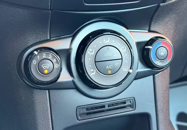 Ford Fiesta view 14