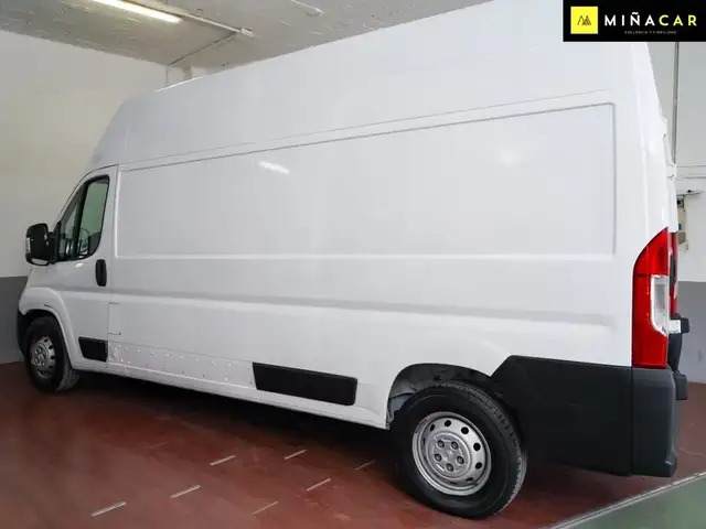 Peugeot Boxer view 5