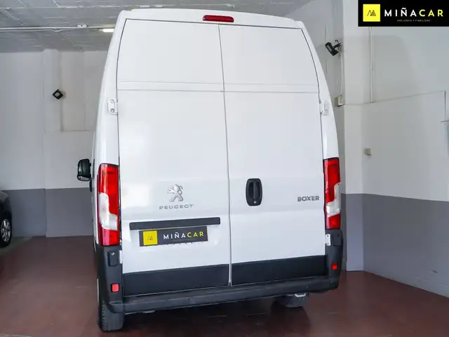 Peugeot Boxer view 4