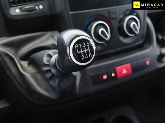 Peugeot Boxer view 9