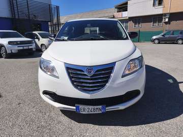 Ypsilon III 2011 1.2 8v Elefantino 69cv