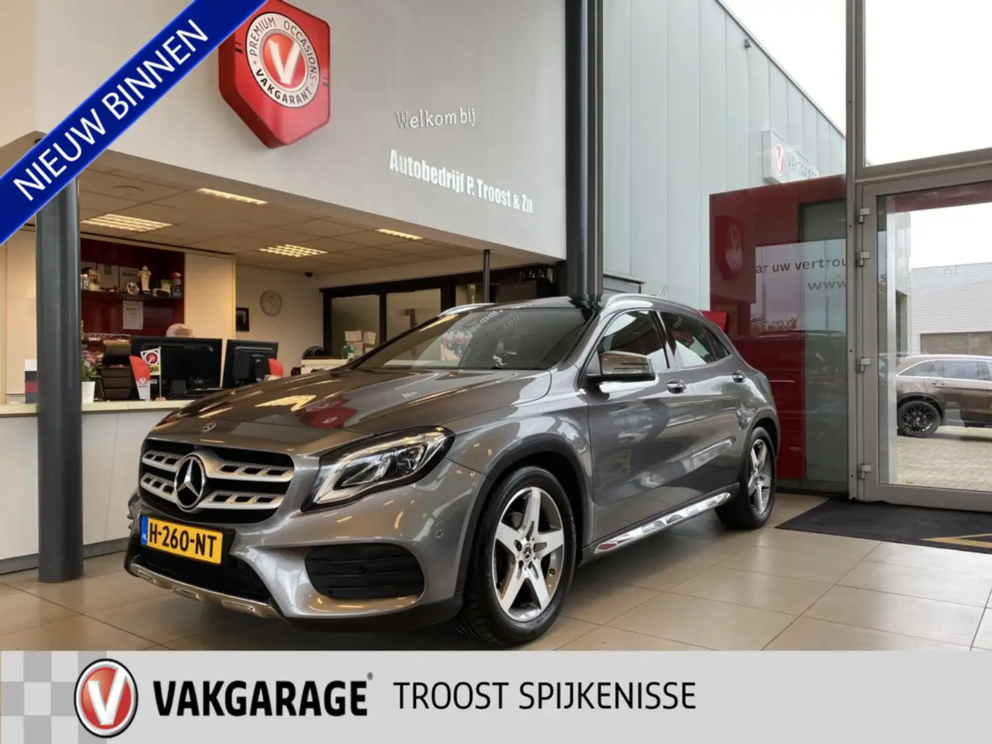 Mercedes-Benz GLA 200 Premium Plus,AMG Pakket,Automaat,Panoramadak,Navig Grijs - 1