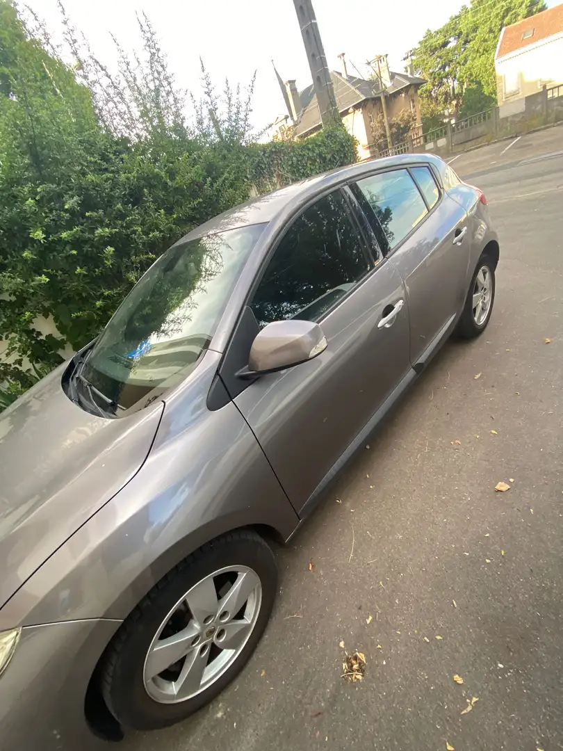 Renault Megane Mégane III dCi 110 FAP eco2 Dynamique Euro 5 Gris - 2