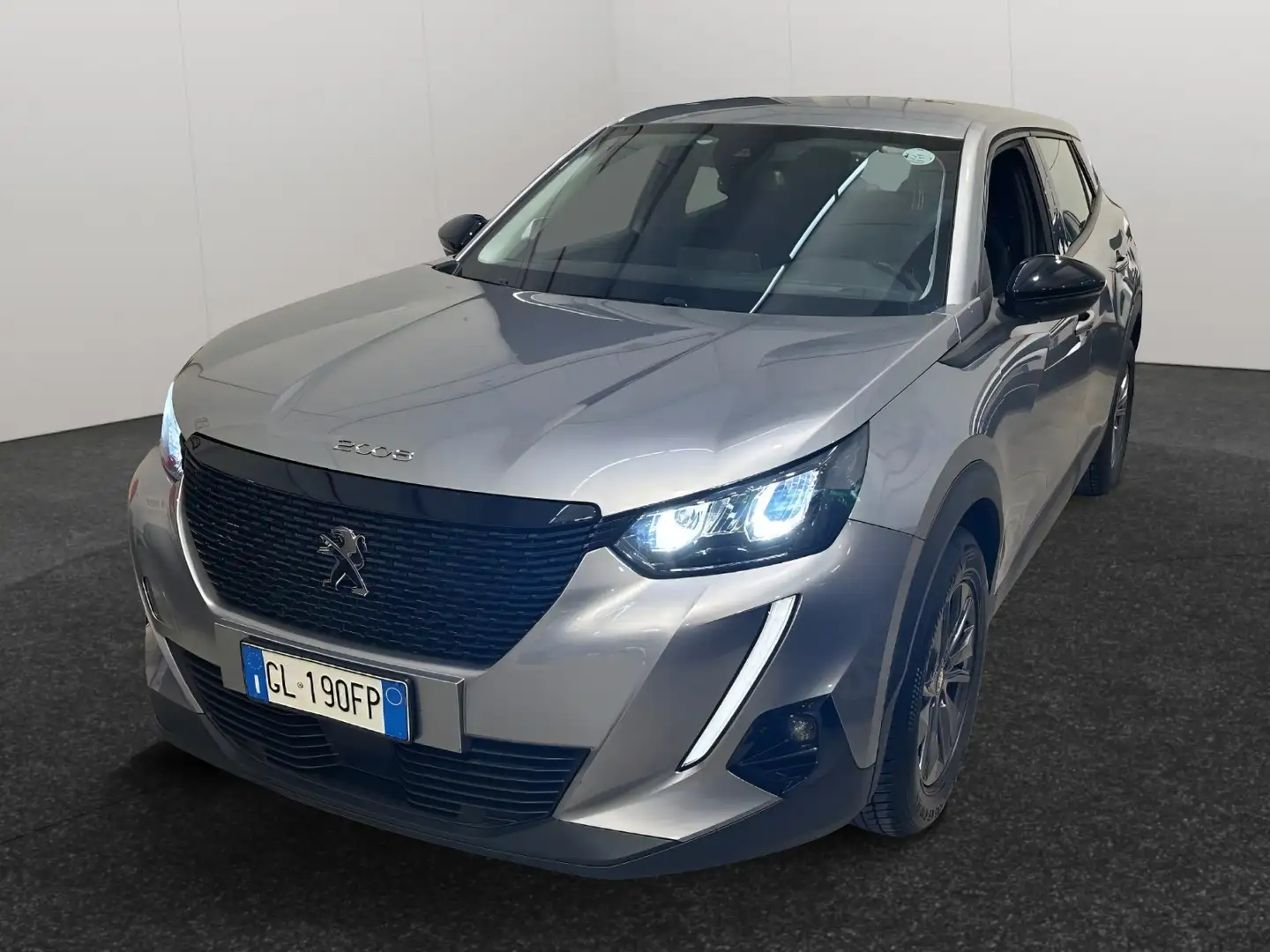 Peugeot 2008 1.2 puretech Active Pack 100CV Silber - 1