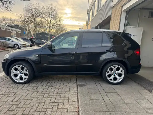 BMW X5 view 15