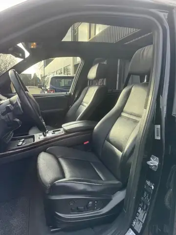 BMW X5 view 11