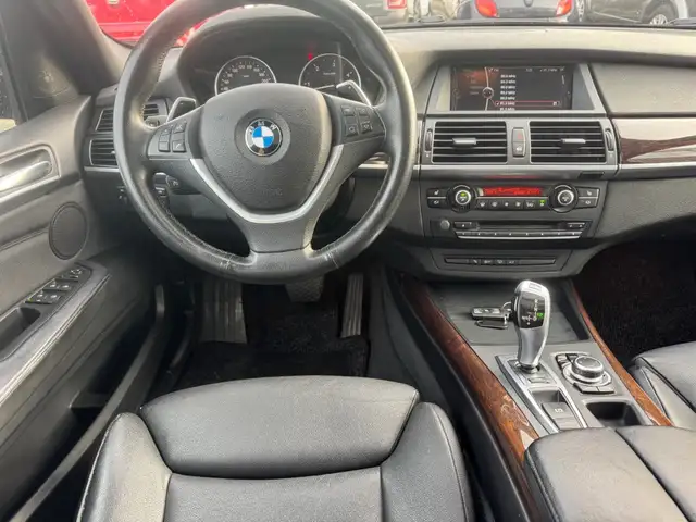 BMW X5 view 2