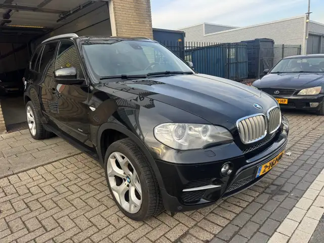 BMW X5 view 5