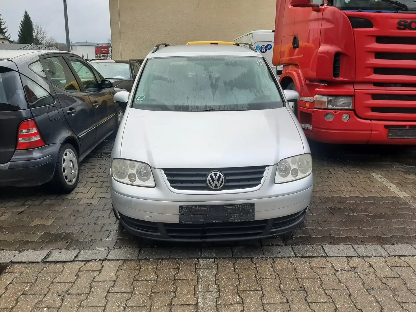 Volkswagen Touran 2.0 TDI  7 Sitzer Grau - 1