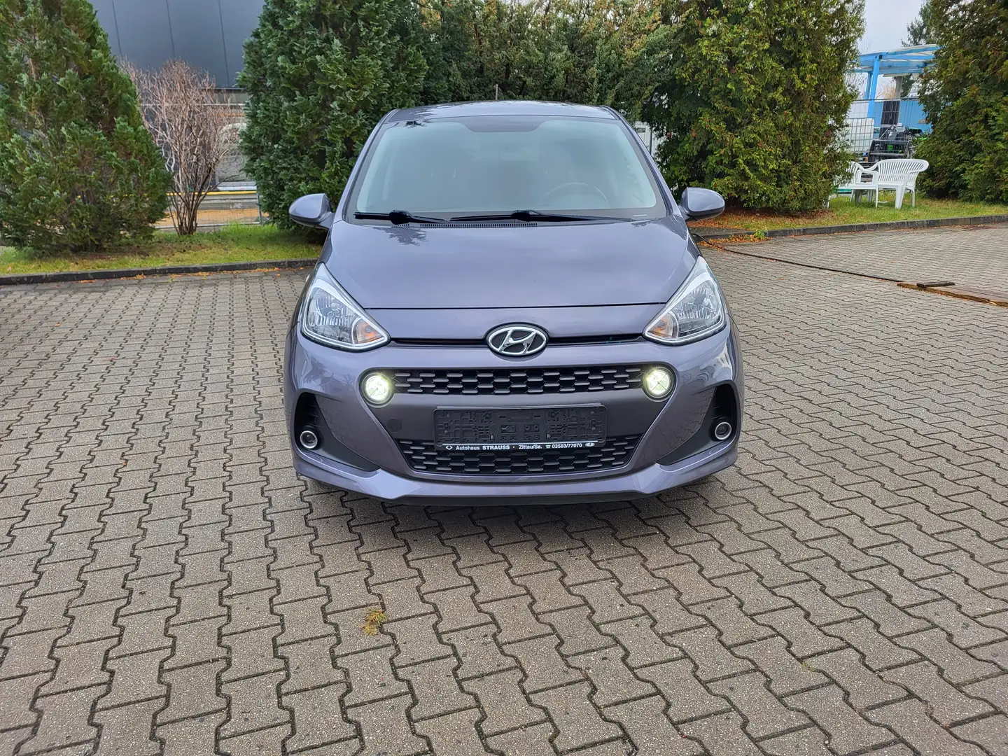 Hyundai i10 i10 1.0 YES! Plus Grau - 2