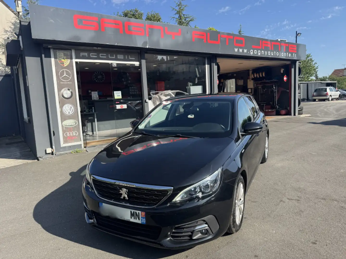 Peugeot 308 1.2 PURETECH 130CH ¤6.C S\u0026S ALLURE Noir - 1