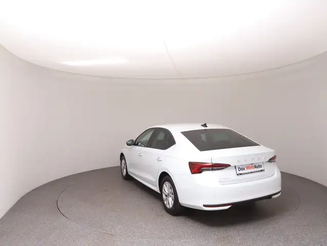 Skoda Octavia view 5