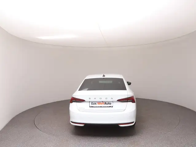Skoda Octavia view 6