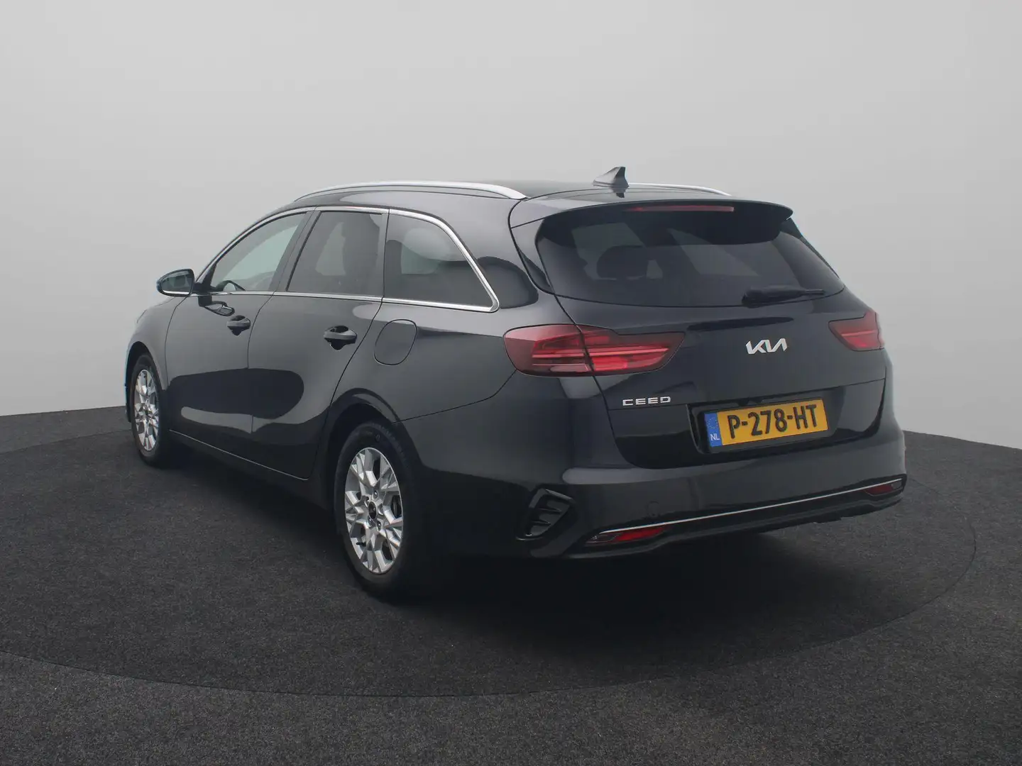 Kia Ceed SW / cee'd SW Sportswagon 1.5 T-GDi MHEV DynamicPlusLine | Autom Zwart - 2