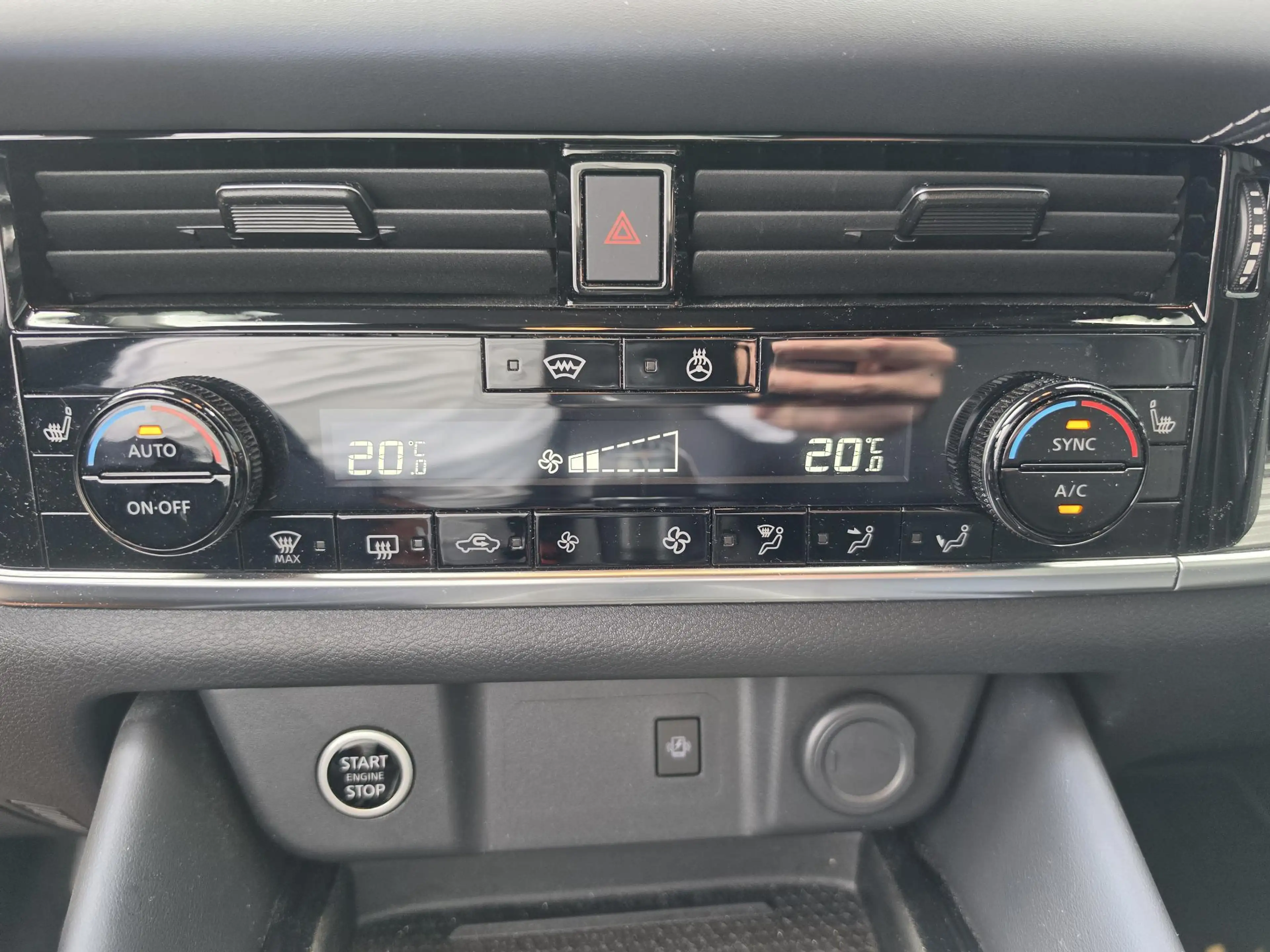 Nissan Qashqai 1.3 MHEV Tekna | Trekhaak | Panoramadak | Elektris — photo 17