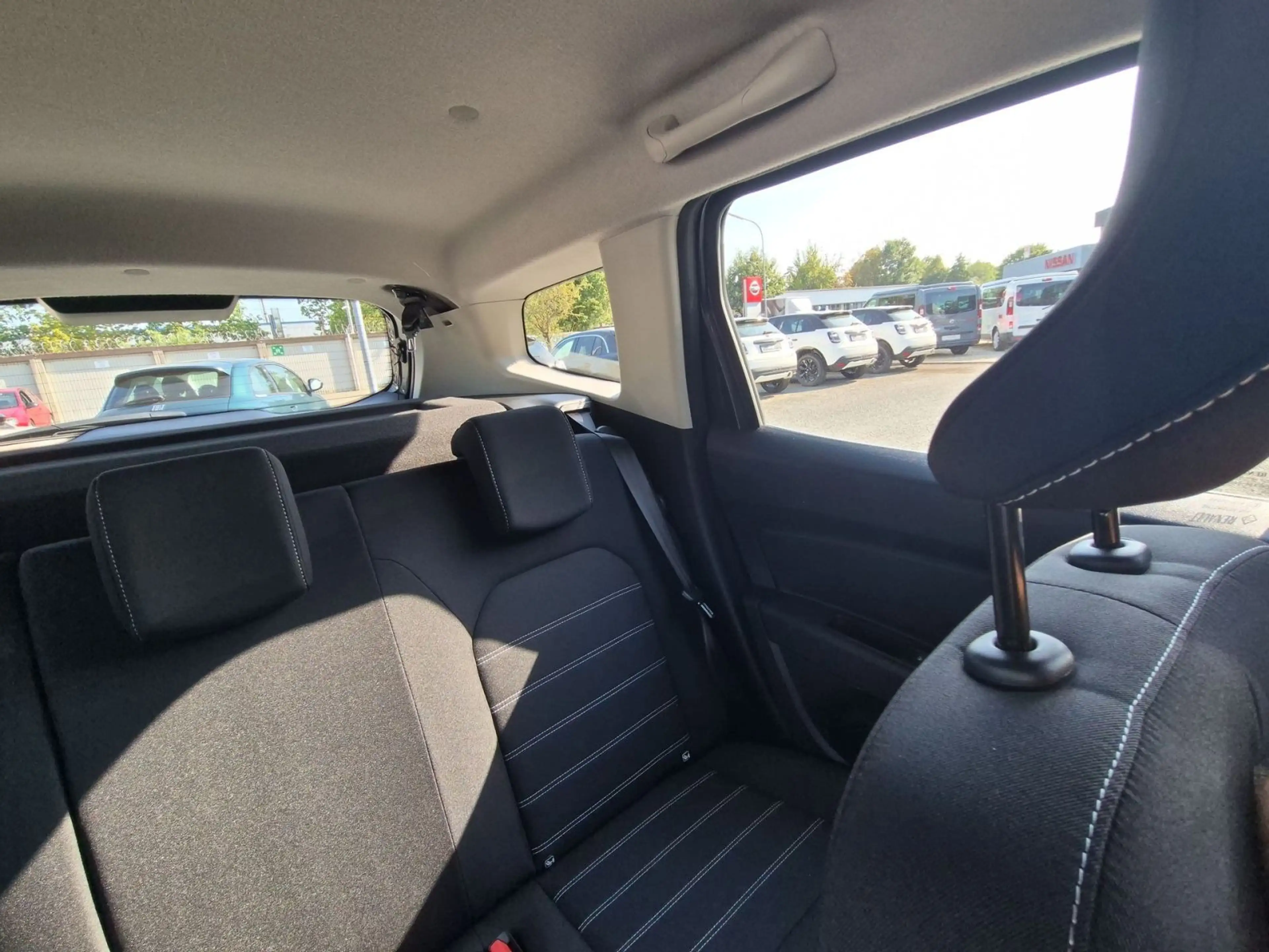 Dacia Duster II 1.3 TCe 130 Comfort 2WD GPF — photo 14