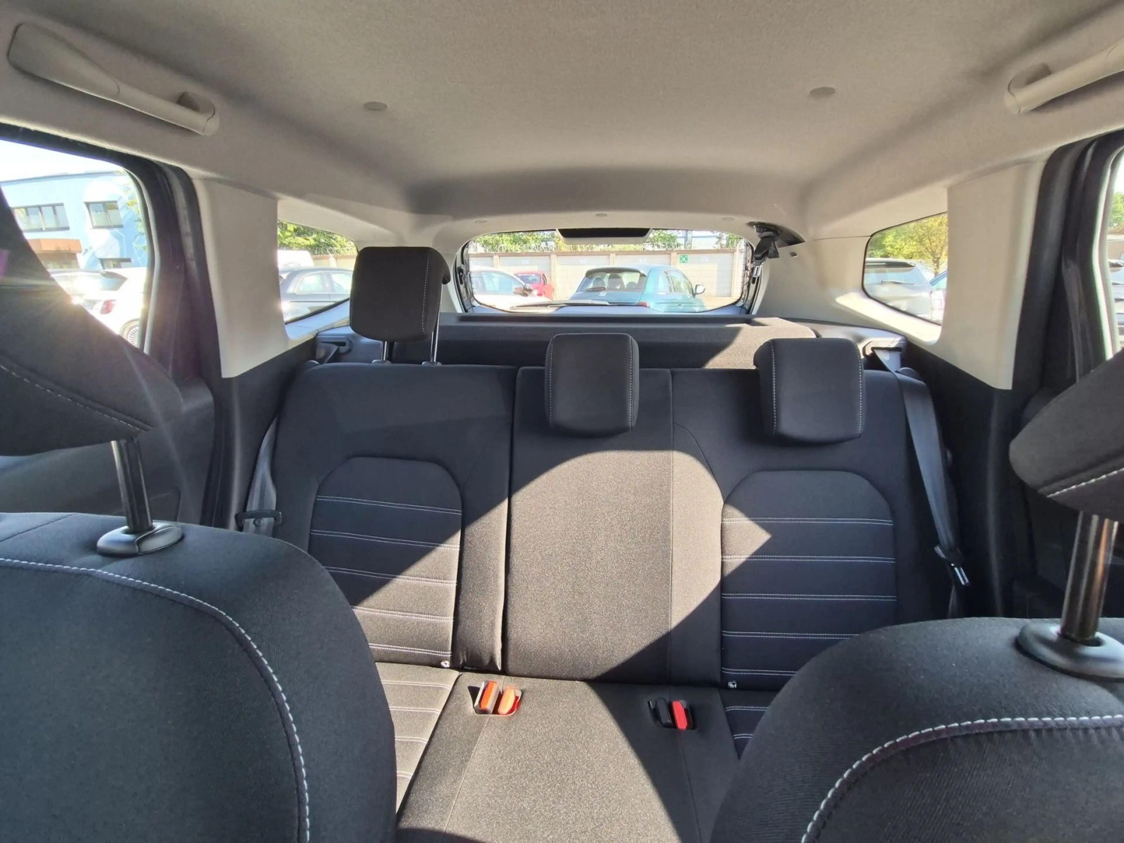 Dacia Duster II 1.3 TCe 130 Comfort 2WD GPF — photo 13