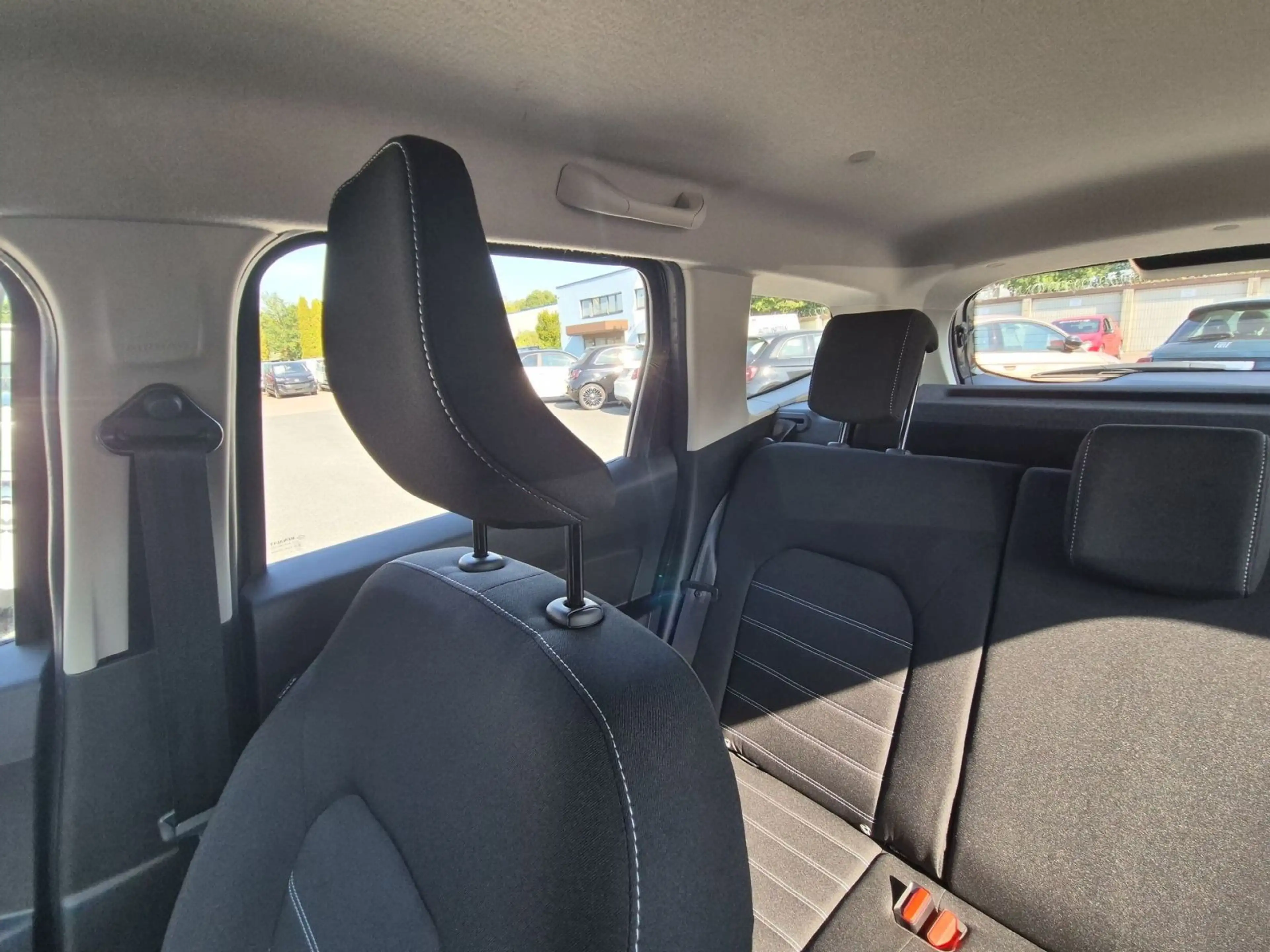 Dacia Duster II 1.3 TCe 130 Comfort 2WD GPF — photo 12