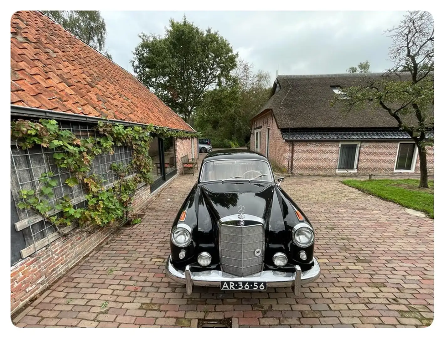 Mercedes-Benz 220 Oldtimer Zwart - 2