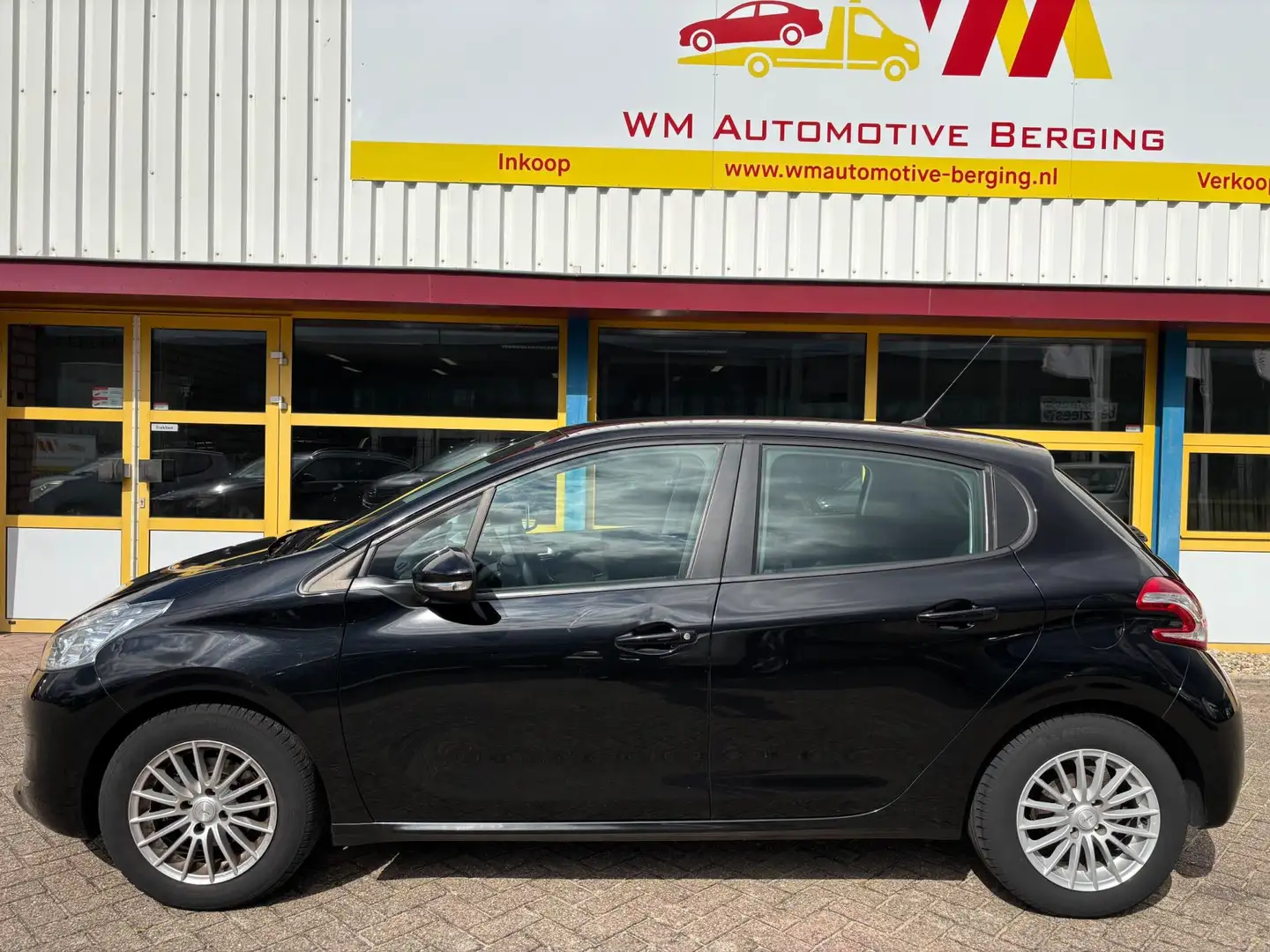 Peugeot 208 1.2 VTi Envy AIRCO Zwart - 2