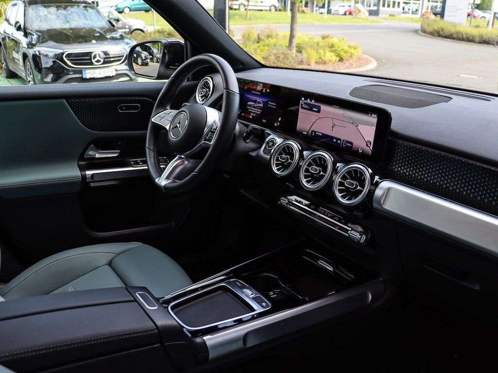 Mercedes-Benz EQB