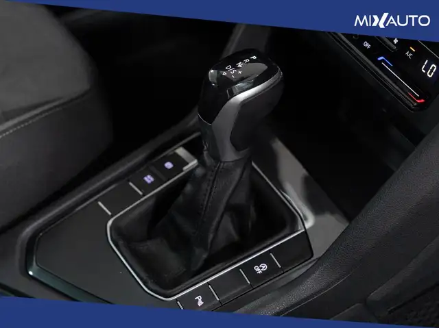 Volkswagen Tiguan view 13