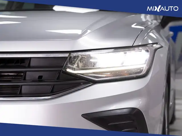 Volkswagen Tiguan view 10
