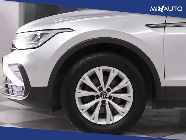 Volkswagen Tiguan view 8